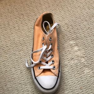 Converse Women’s 7.5 Peach Sneakers